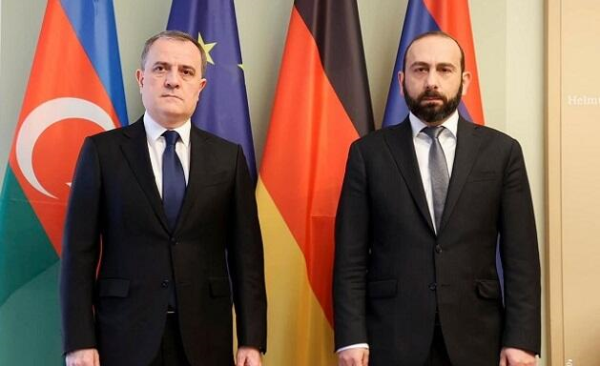 Ceyhun Bayramov Mirzoyanla telefon danışığı apardı